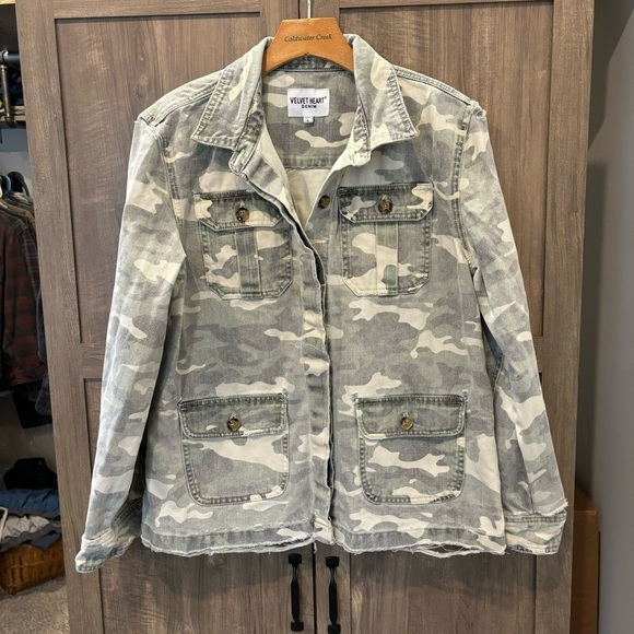 Velvet Heart Denim Large Camo Shacket Jacket Distressed - Picture 1 of 12